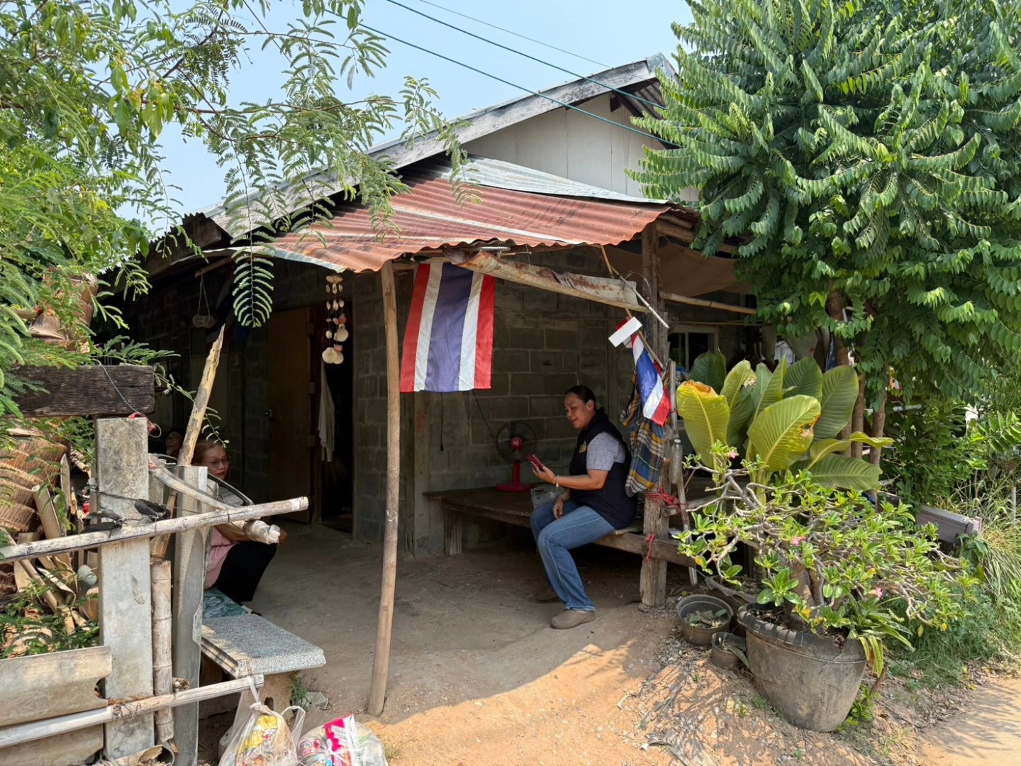 ขับเคลื่อนกองทุนพัฒนาเด็กชนบท มอบทุนการศึกษาเด็กด้อยโอกาสในพื้นที่ตำบลบ้านเล่าและตำบลโพนทอง